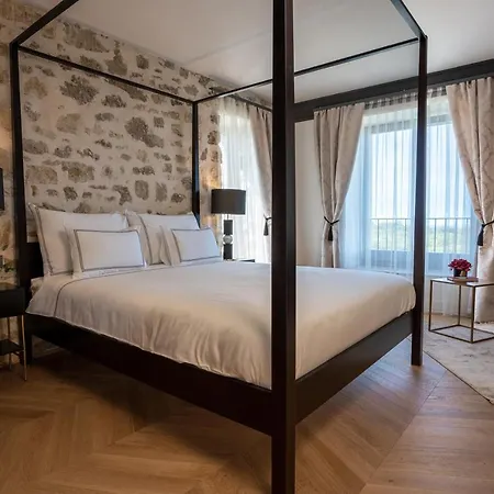 ベッド・アンド・ブレックファスト Restaurant & Morgan