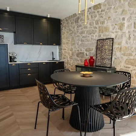 ベッド・アンド・ブレックファスト Restaurant & Morgan ブルトニグラ