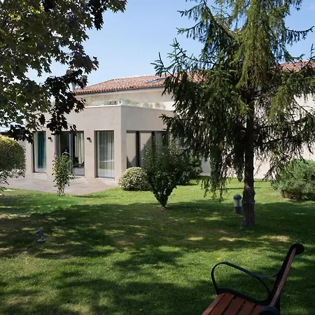 Restaurant & Morgan Nocleg ze śniadaniem 4*